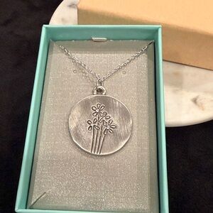 Lisa Leonard Silver Floral Pendant Necklace nwt